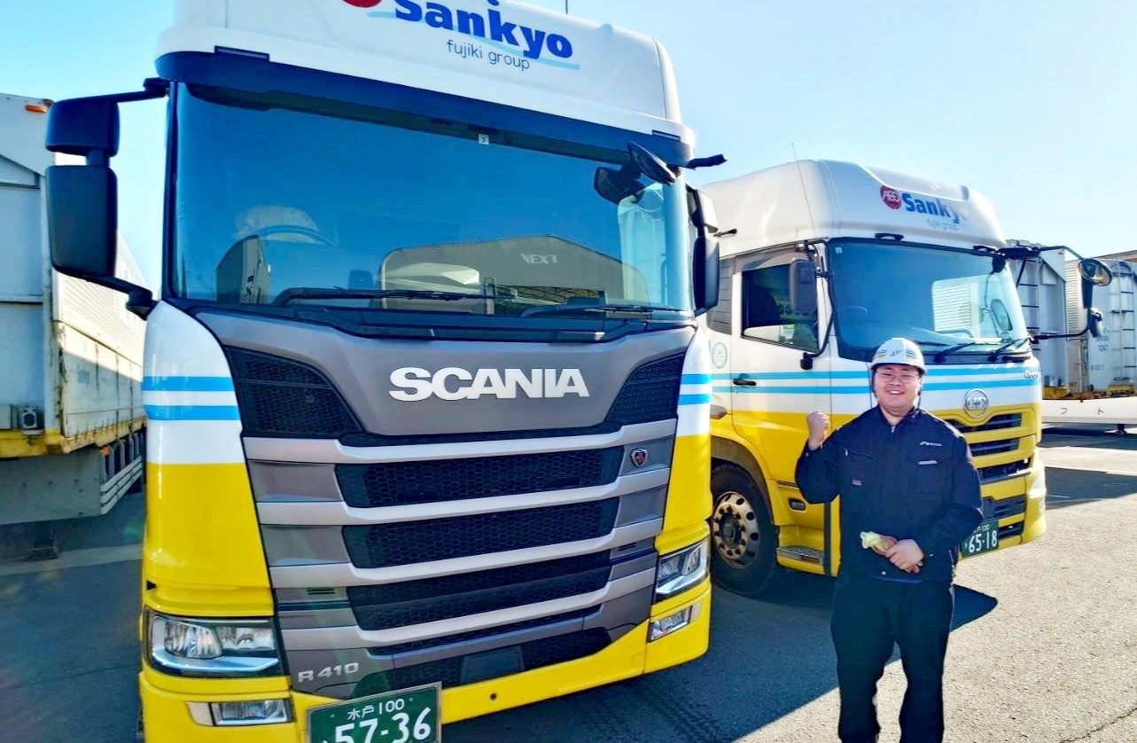 【特定技能外国人ドライバー】北海道から全国各地へトレーラ輸送を行うネクストに入社｜キャムコムグループとネクストが「多国籍・若手プロ集団」の形成を、採用から定着、大型/けん引免許取得まで一気通貫で推進